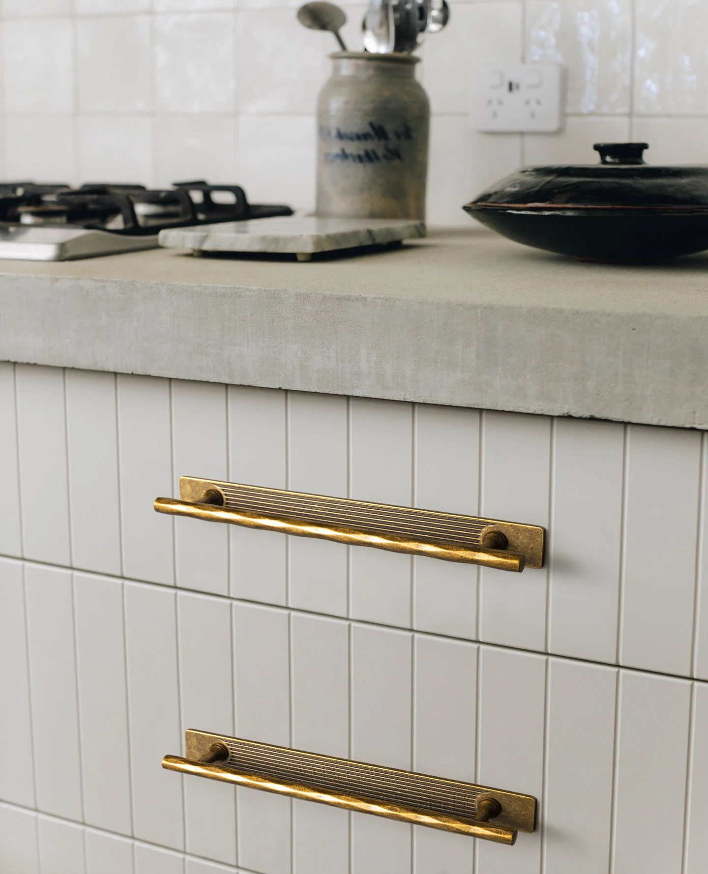 Goo-Ki  Antique Brass Rhombus  - огляд і ціна Furniture Hardware With Backplate