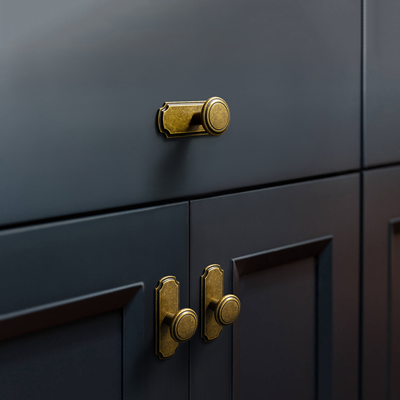 Goo-Ki Antique Brass Drawers K - огляд і ціна Furniture Hardware With Backplate