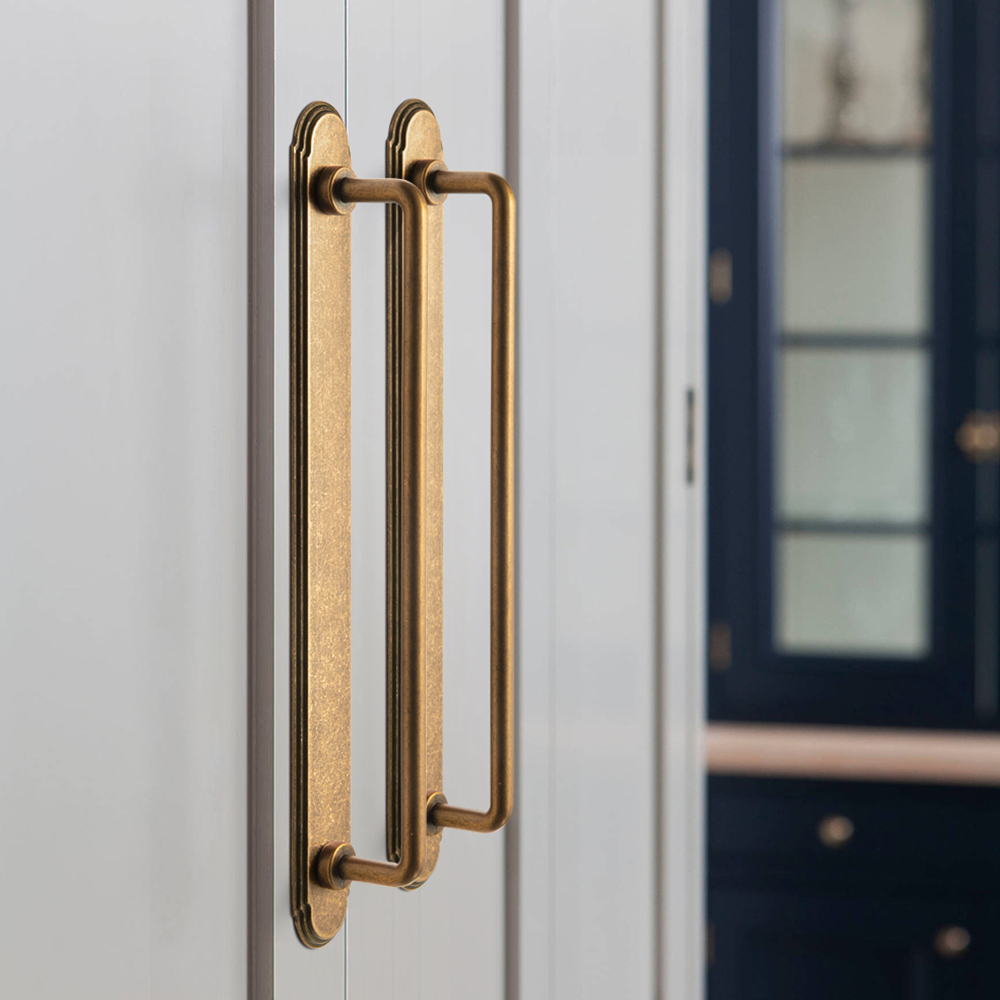 Goo-Ki Antique Brass Cabinet B - огляд і ціна Furniture Hardware With Backplate